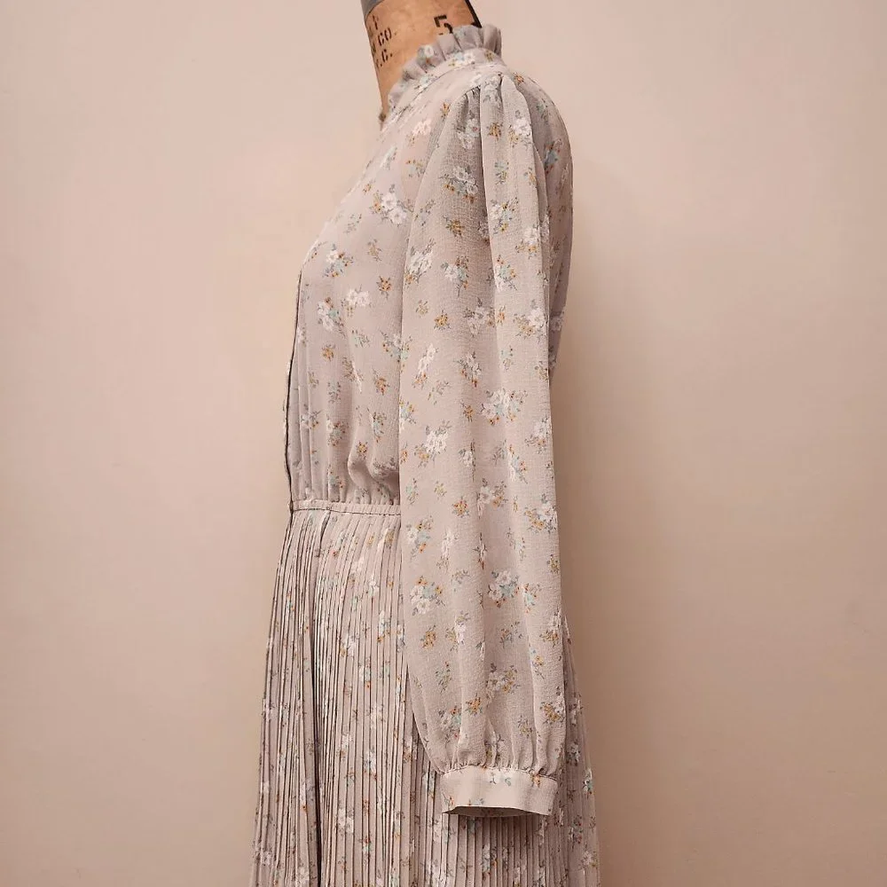 Uniqlo Pleated Chiffon Dress - Picture 7 of 14